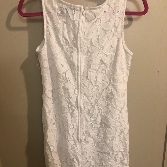 White dress with flower embroidery - Picture 2 of 2